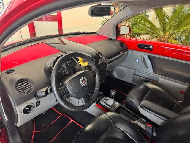 VOLKSWAGEN New Beetle 1.6