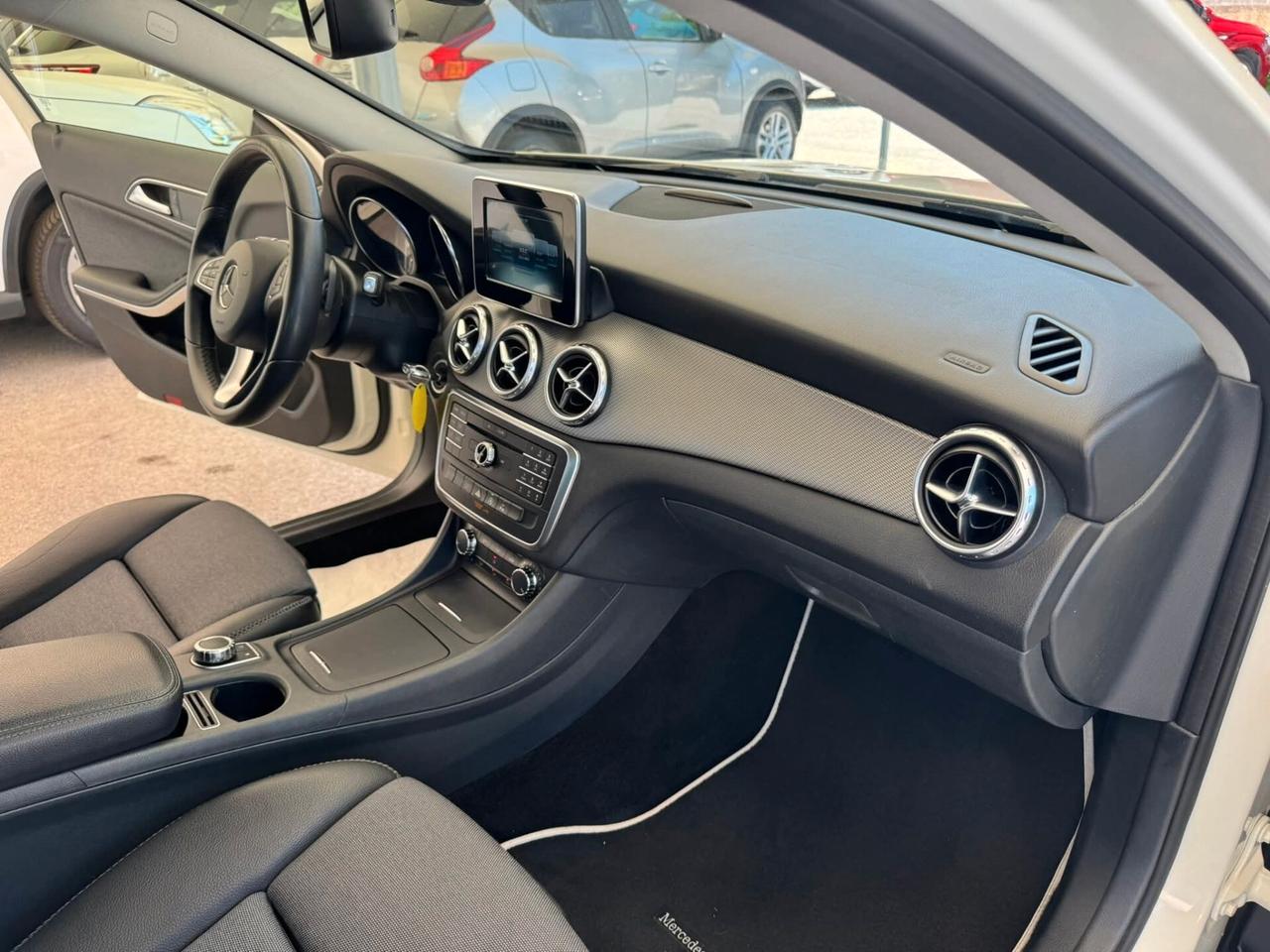 MERCEDES GLA 200 CDI 136CV UNICO PROPRIETARIO