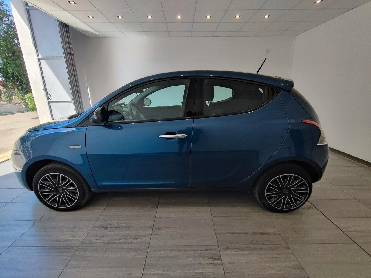 Lancia Ypsilon 1.0 FireFly 5 porte S&S Hybrid UnYca