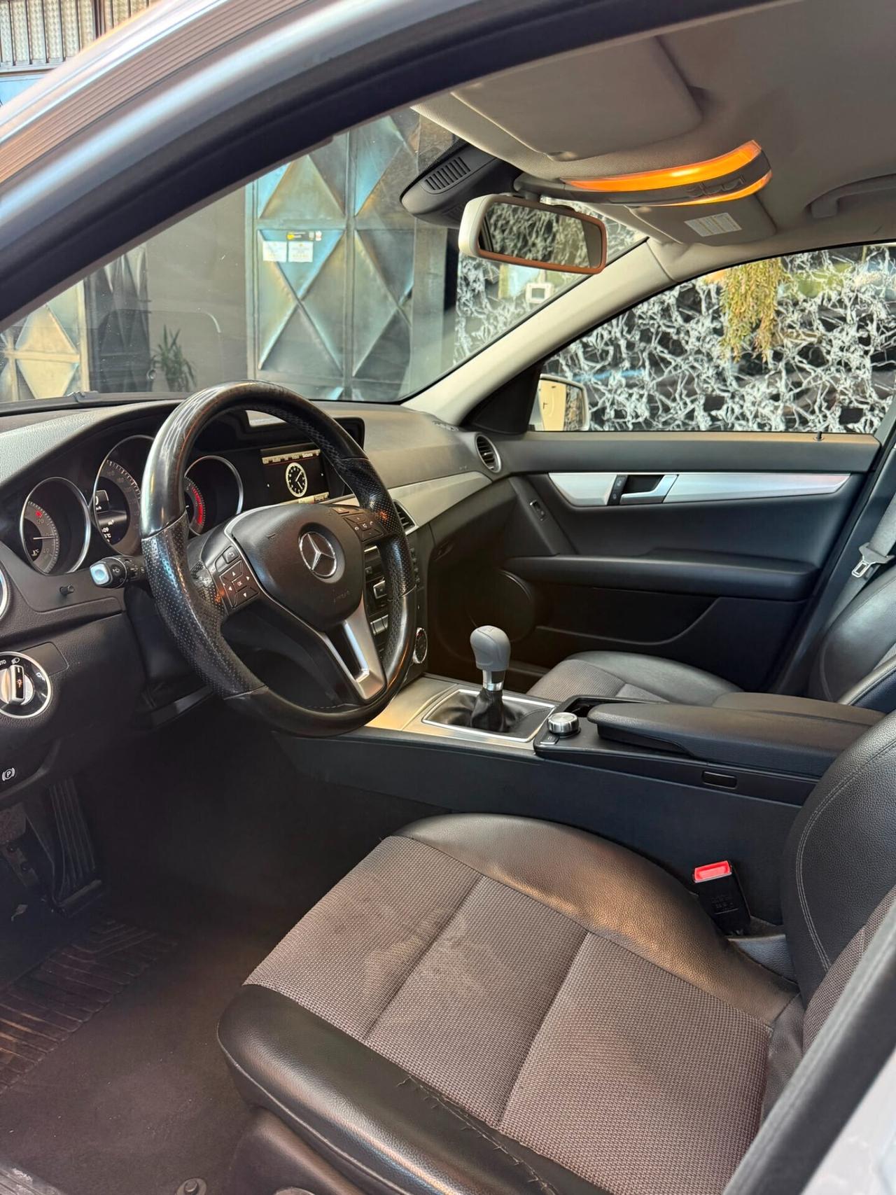 Mercedes-benz C 220 CDI BlueEFFICIENCY Avantgarde