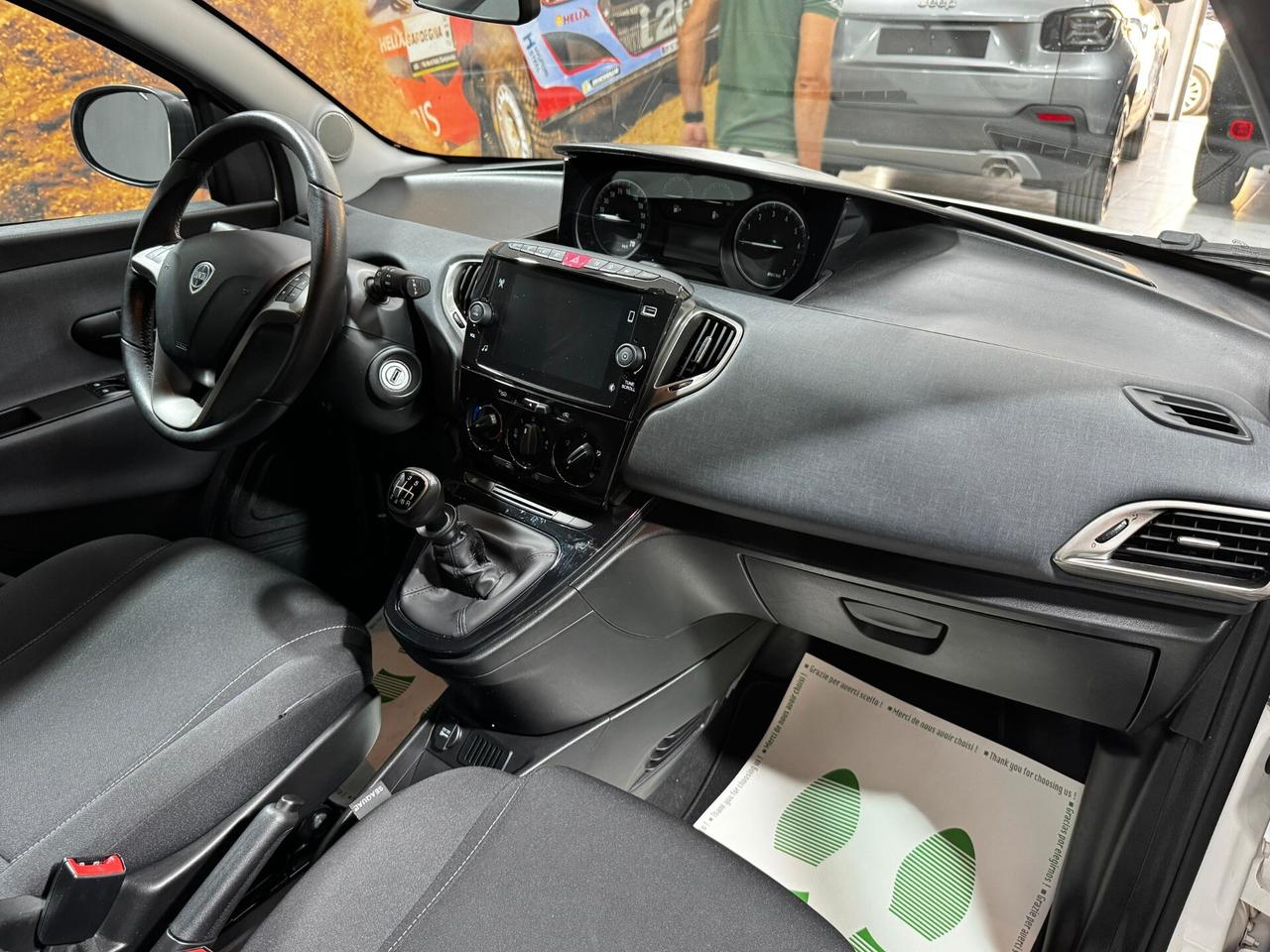Lancia Ypsilon 1.0 FireFly 5 porte S&S Hybrid Gold