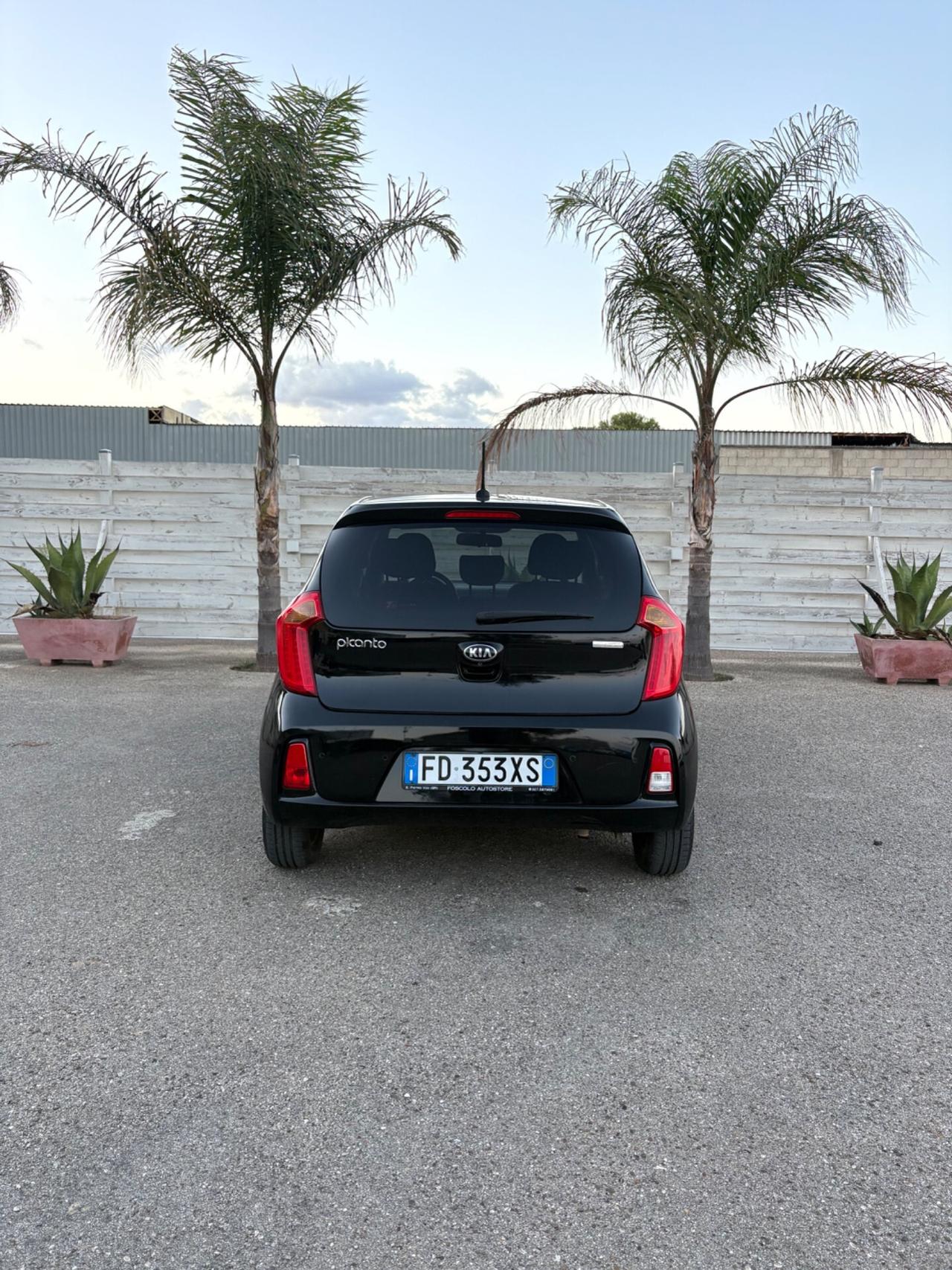 Kia Picanto 1.0 benzina 5 porte con soli 103.000 km
