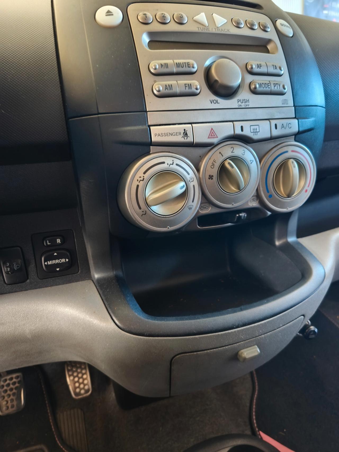 Daihatsu Sirion 1.0 12v
