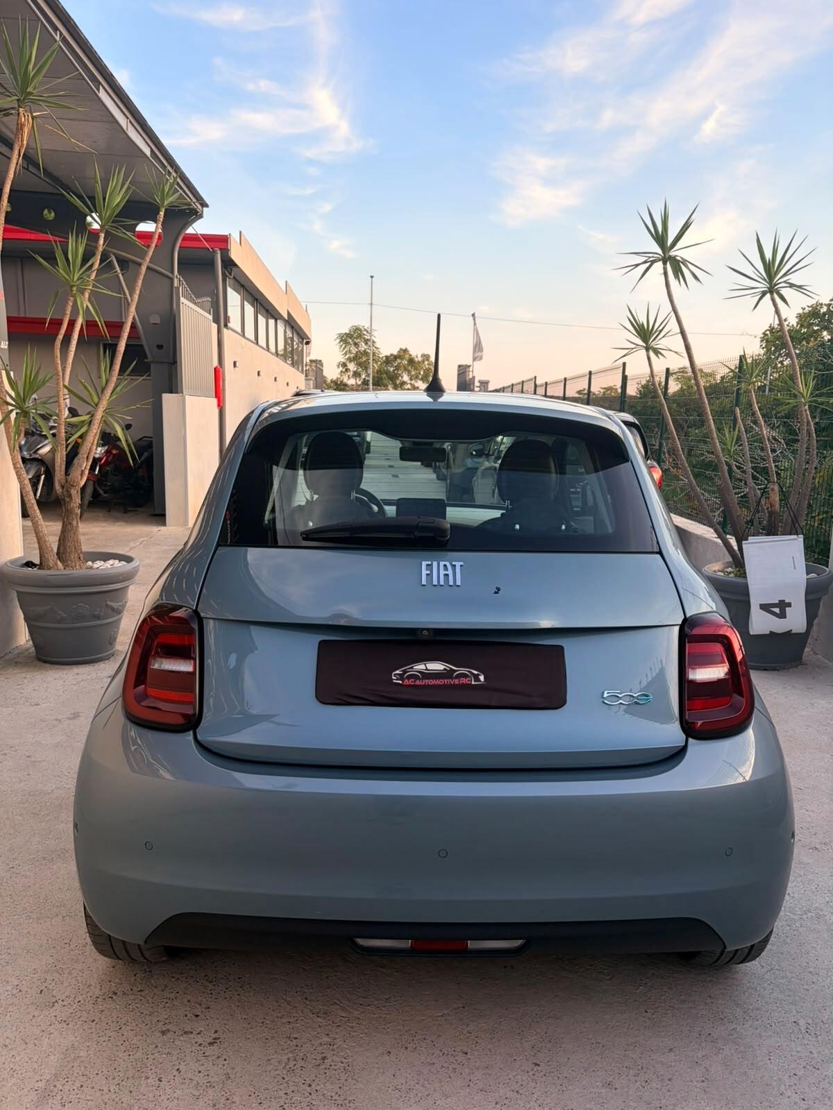 Fiat 500 500e Berlina 42 kWh Passion