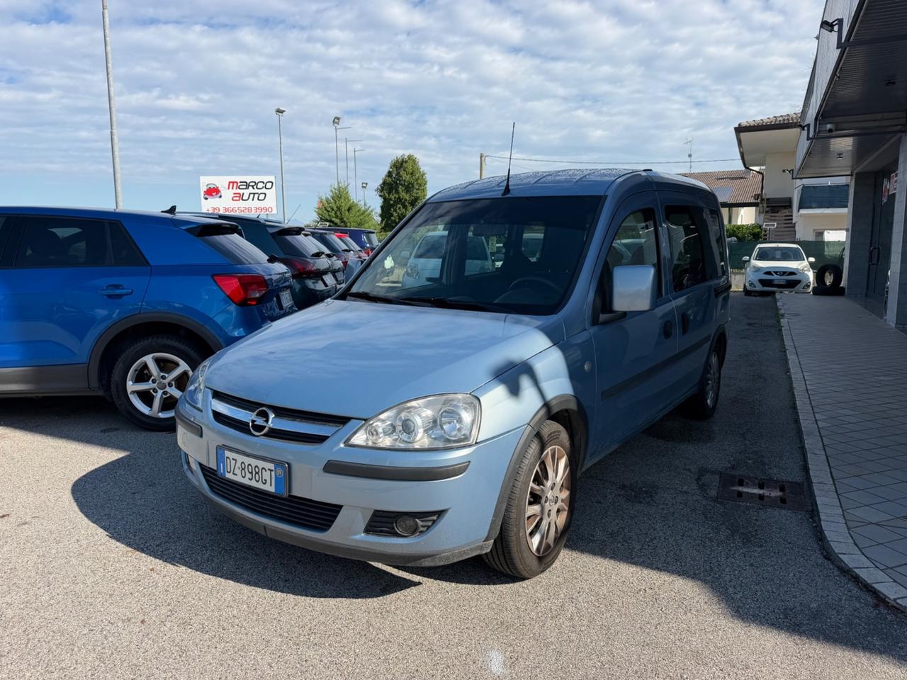 Opel Combo 1.6 benzina , metano