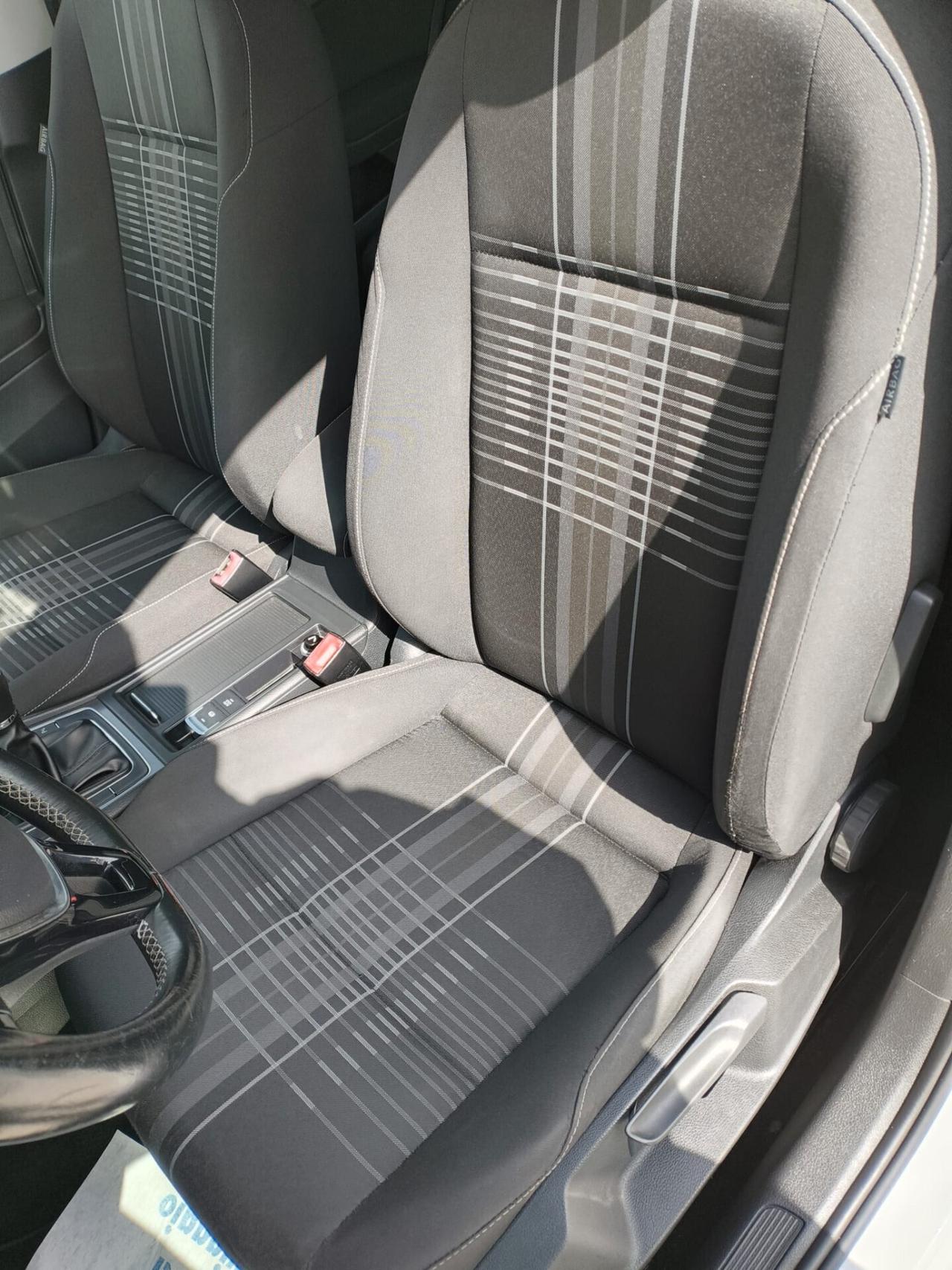 Volkswagen Golf 1.6 TDI 110 CV 5p. Com.line Lounge