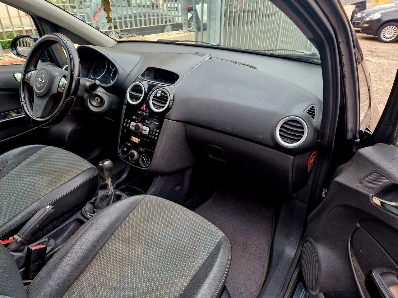 Opel Corsa 1.2 5 porte Cosmo