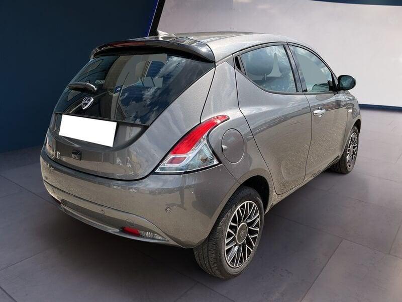 Lancia Ypsilon NUOVA My24 402 Platino 1.0