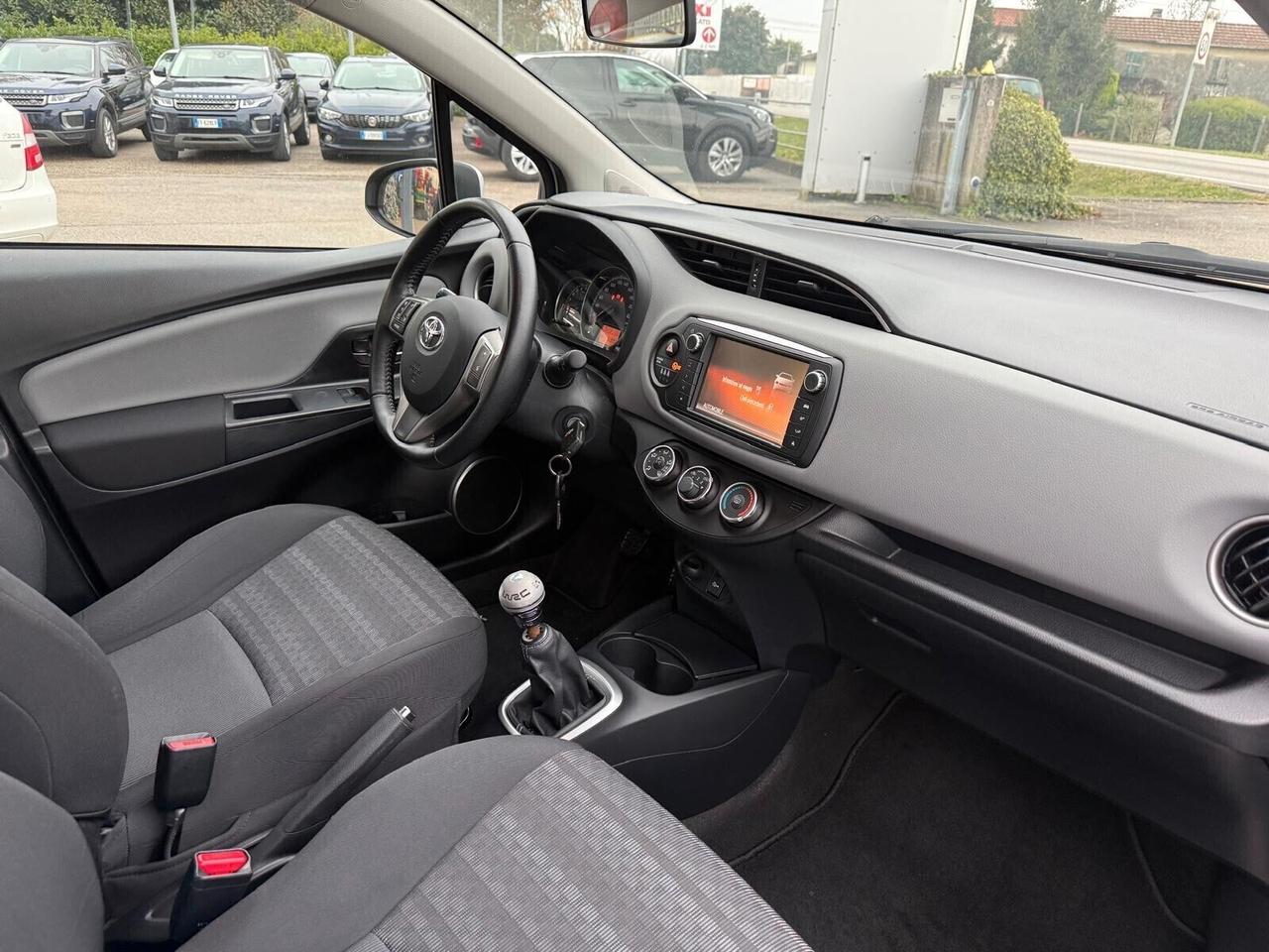 Toyota Yaris 1.0 benzina Neopatentati