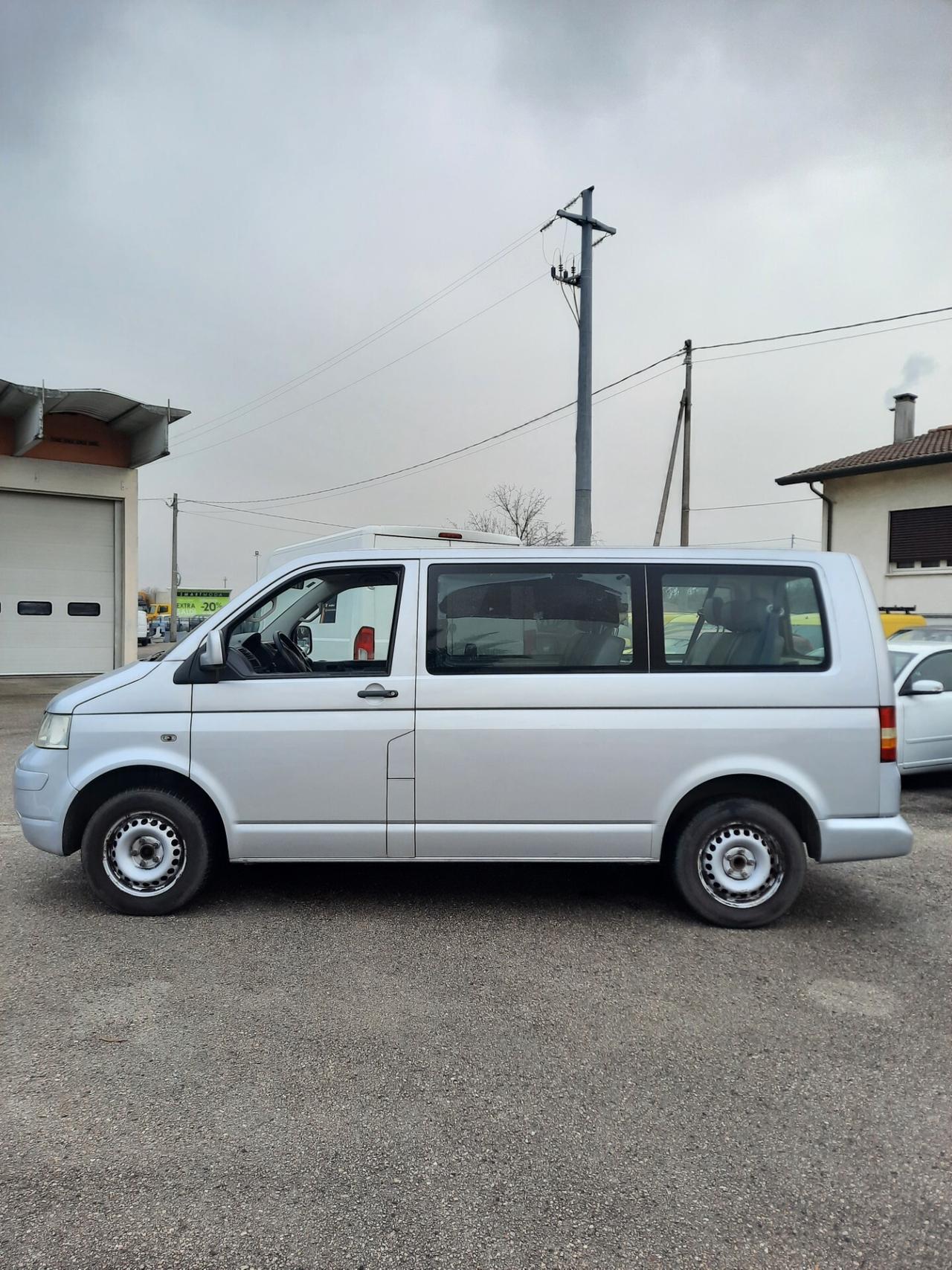 Volkswagen Transporter 9 POSTI California 1.9 TDI Comfortline