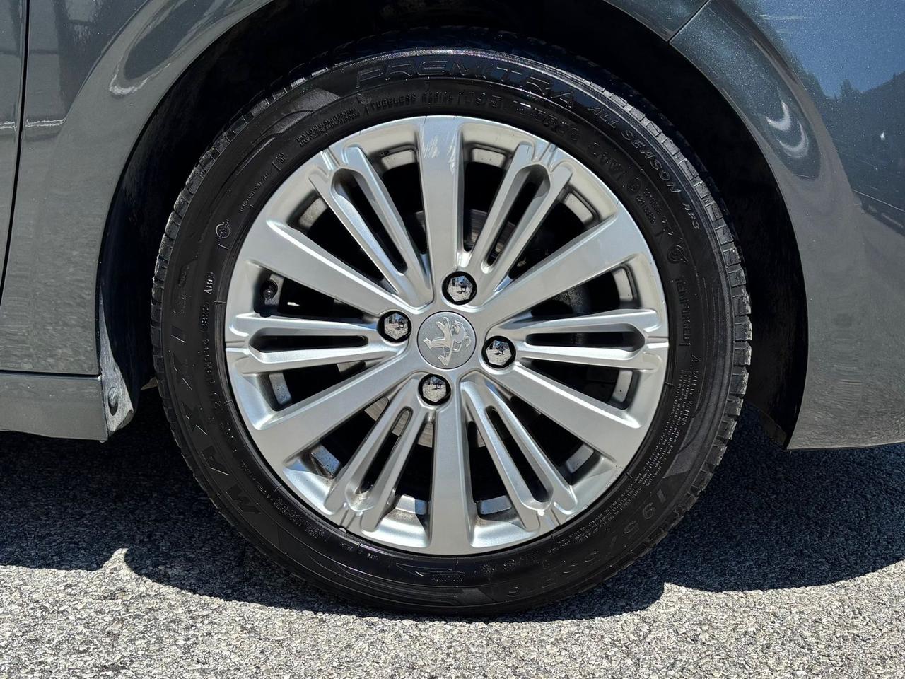 Peugeot 208 BlueHDi 75 5 porte Allure
