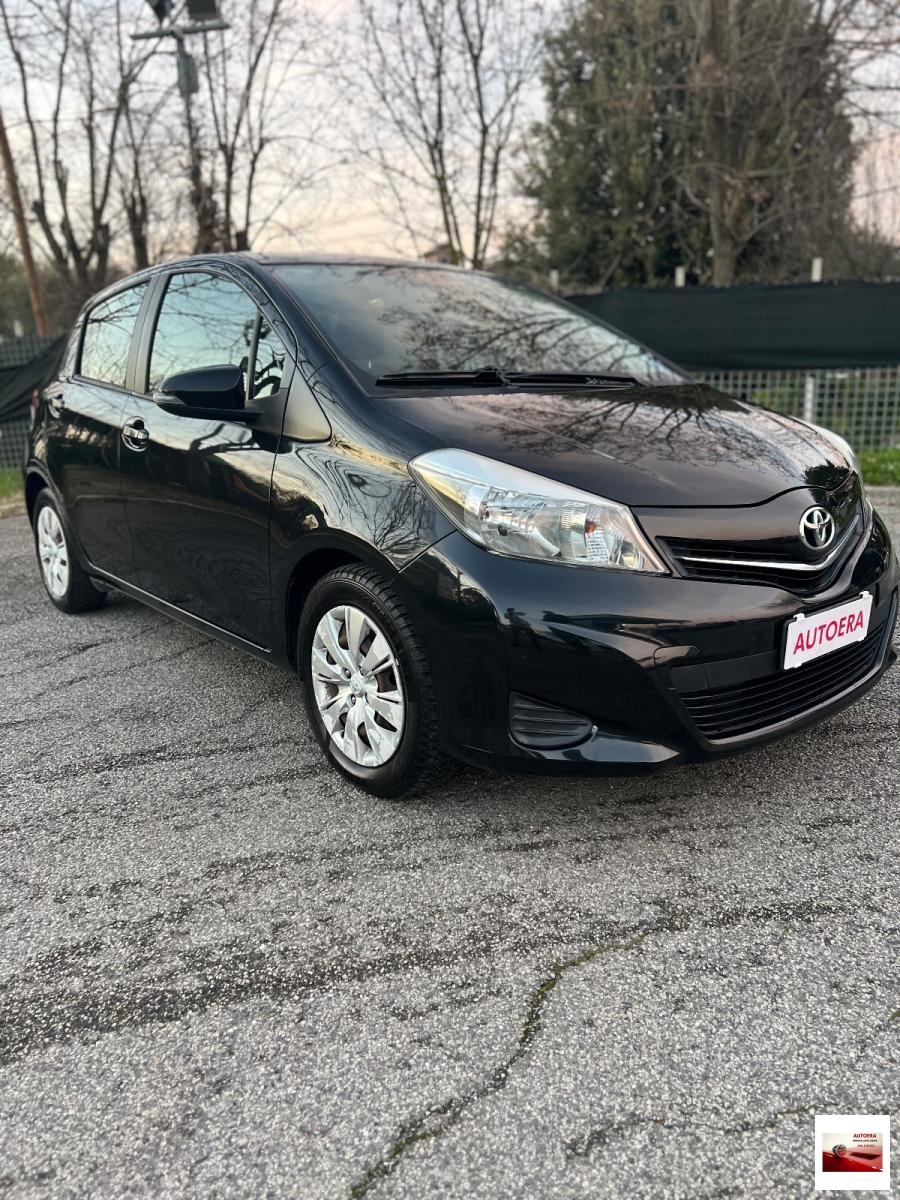 TOYOTA - Yaris - 1.0 5 porte Lounge