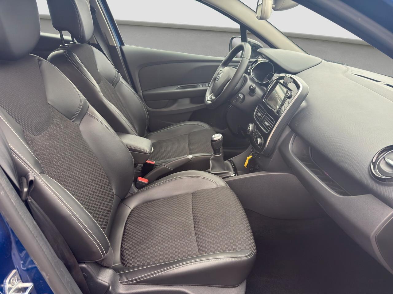 Renault Clio TCe 12V 75 CV 5 porte Moschino Life