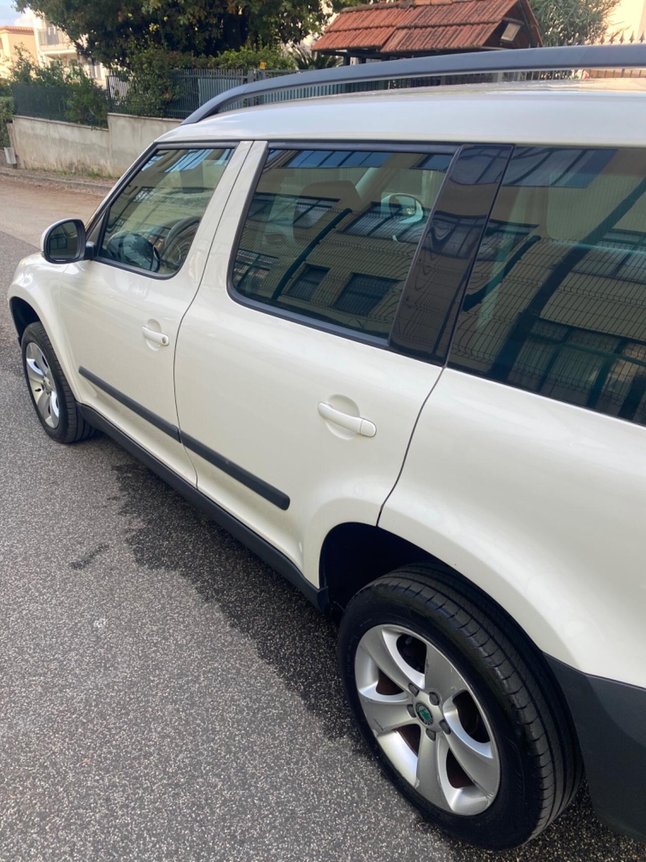 Skoda Yeti 1.6 TDI 2011 Full Optional TAGLIANDATA