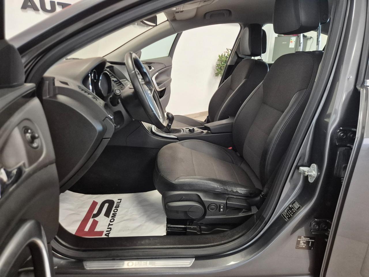 Opel Insignia 1.6 Turbo 180CV 4 porte Cosmo