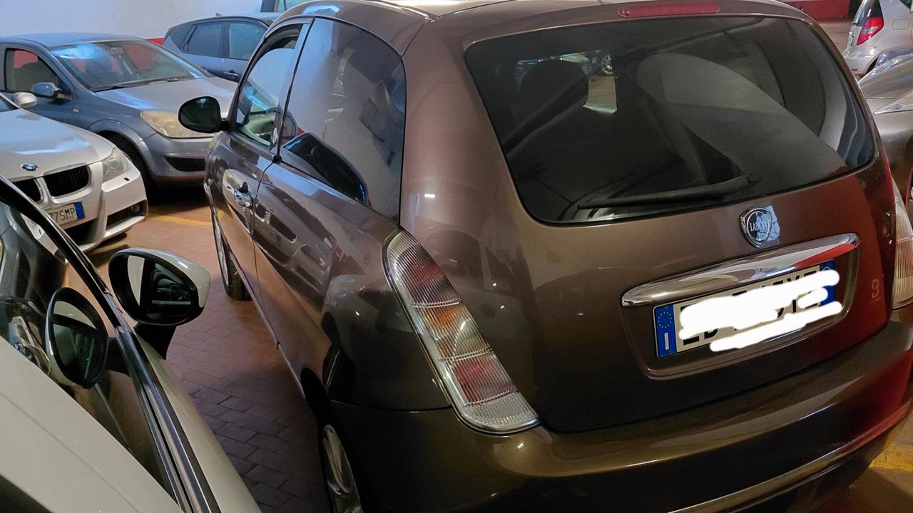 Lancia Ypsilon 1.4 New Oro Ecochic GPL