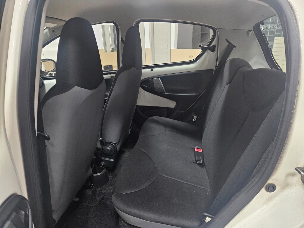 Toyota Aygo 1.0 12V VVT-i 5 porte Cool Soda Connect