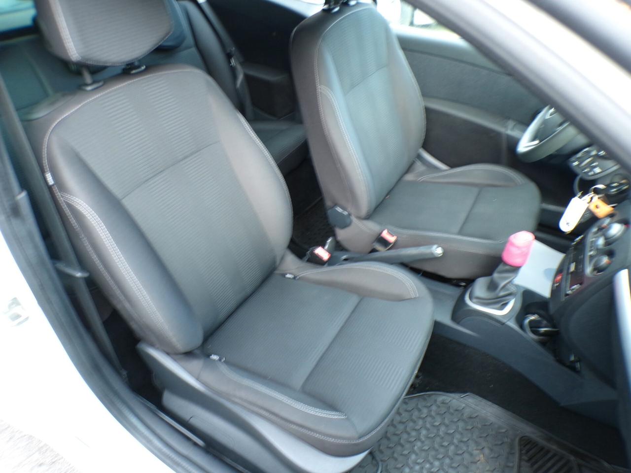 Renault Clio 1.2 16V 3 porte Luxe