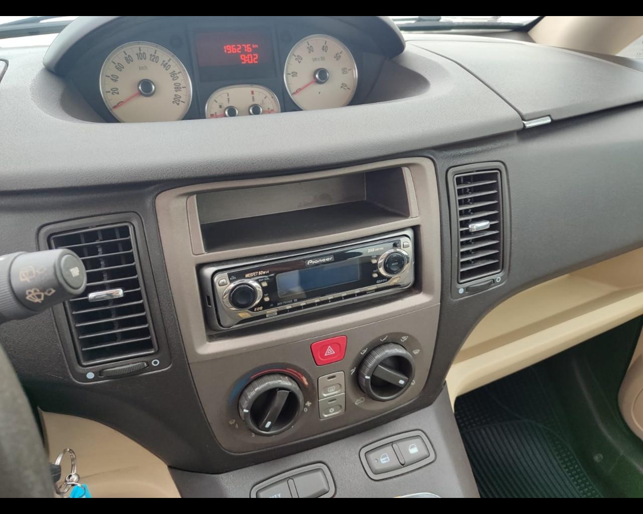 LANCIA Musa - 1.4 16V Oro