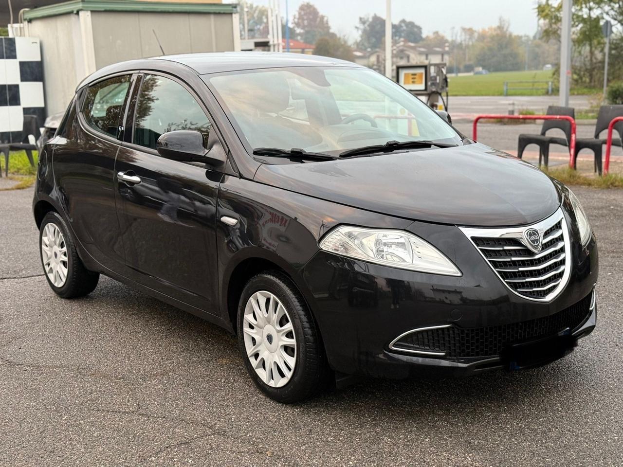 Lancia Ypsilon 1.2 69 CV 5 porte Platinum