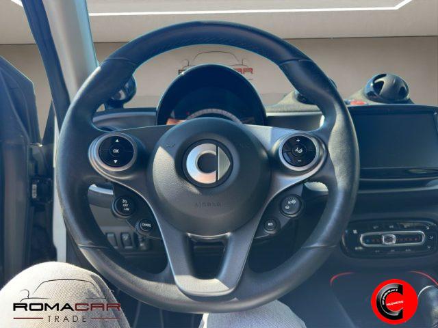 SMART ForTwo EQ FARI FULL LED APPLE CAR PLAY TELECAMERA SENSORI