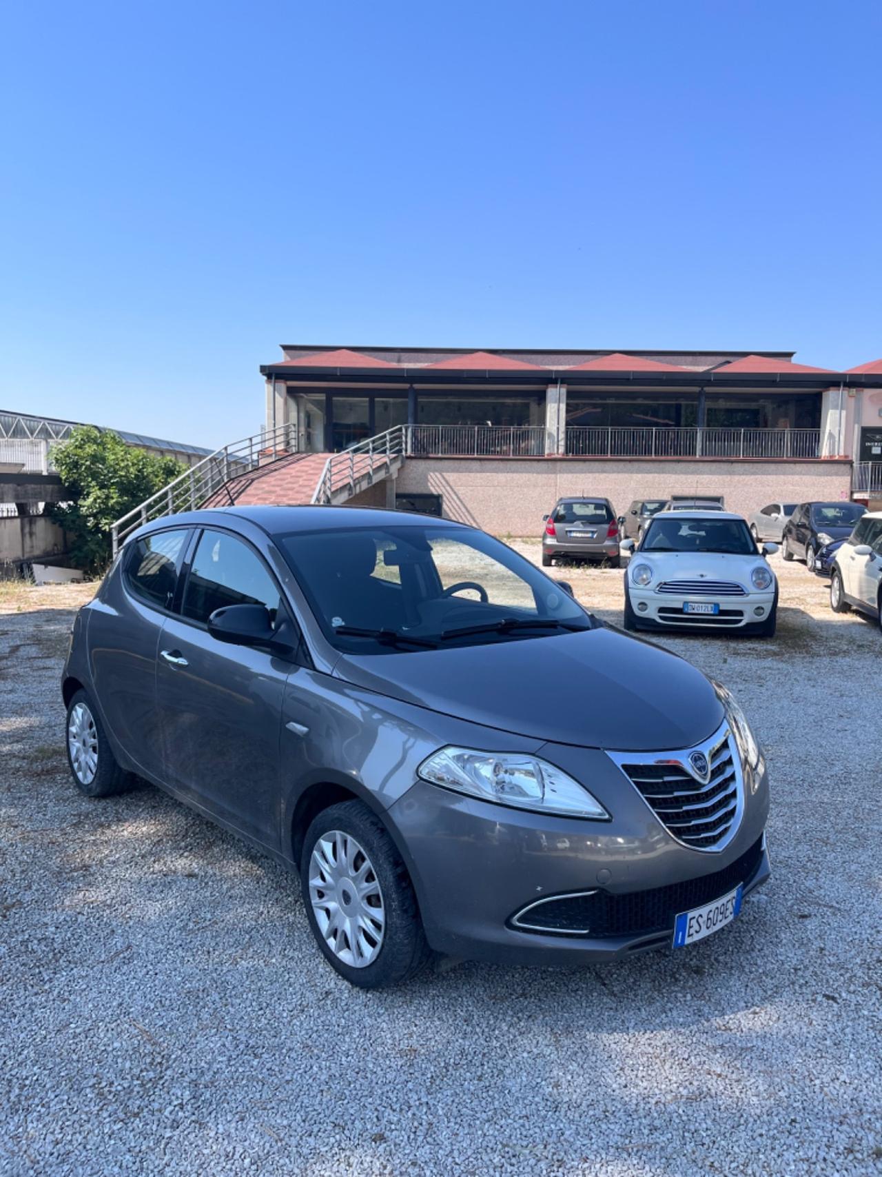 Lancia Ypsilon 1.2 GPL 69 cv 2014