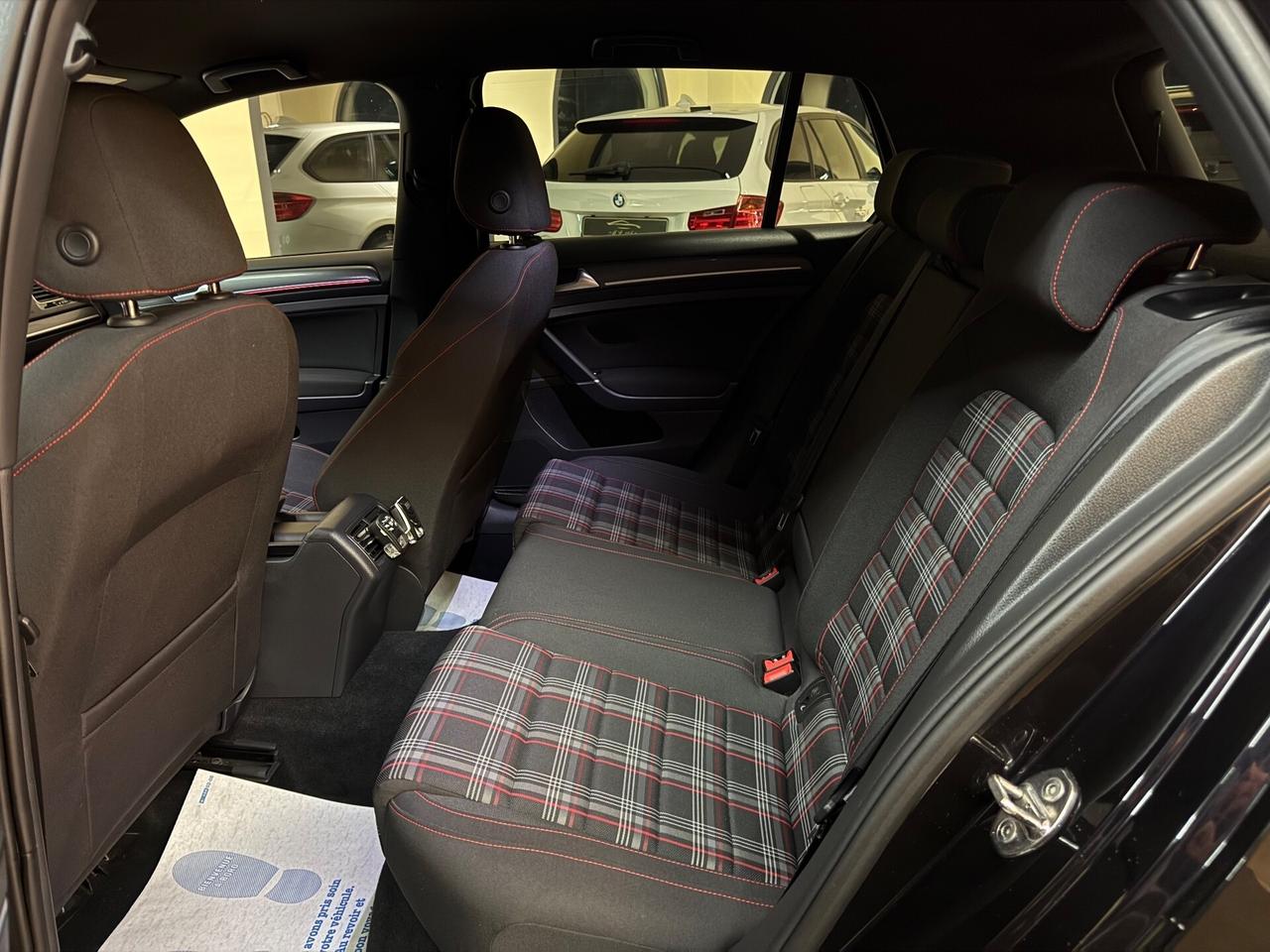 Volkswagen Golf GTI Performance 2.0 245 CV TSI DSG