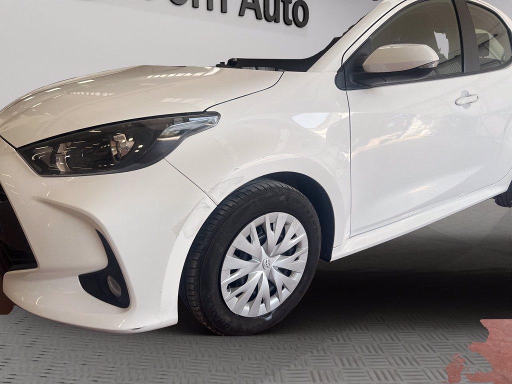 TOYOTA Yaris 1.5h active del 2023