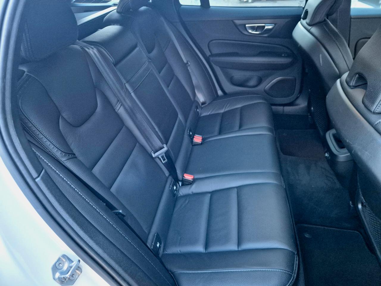 Volvo V60 Cross Country D4 AWD Geartronic Pro