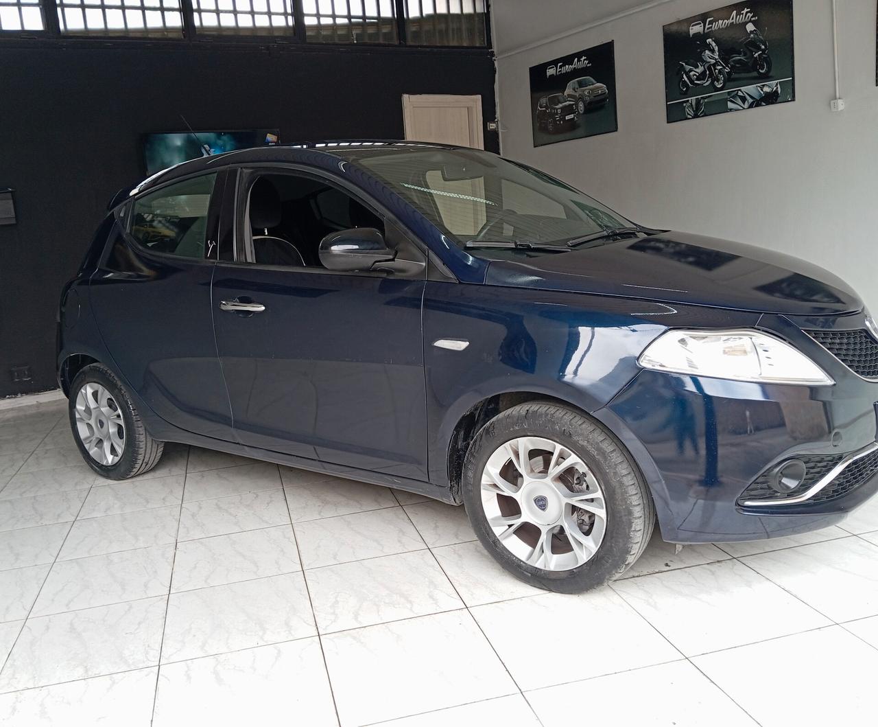 Lancia Ypsilon 1.2 benzina 2016 CON GARANZIA