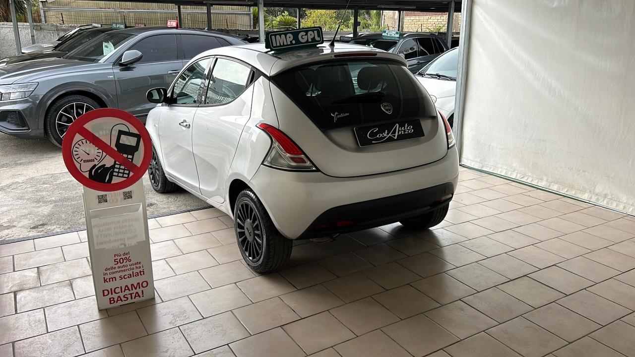 Lancia Ypsilon 1.2 GPL Ecochic Silver 2012