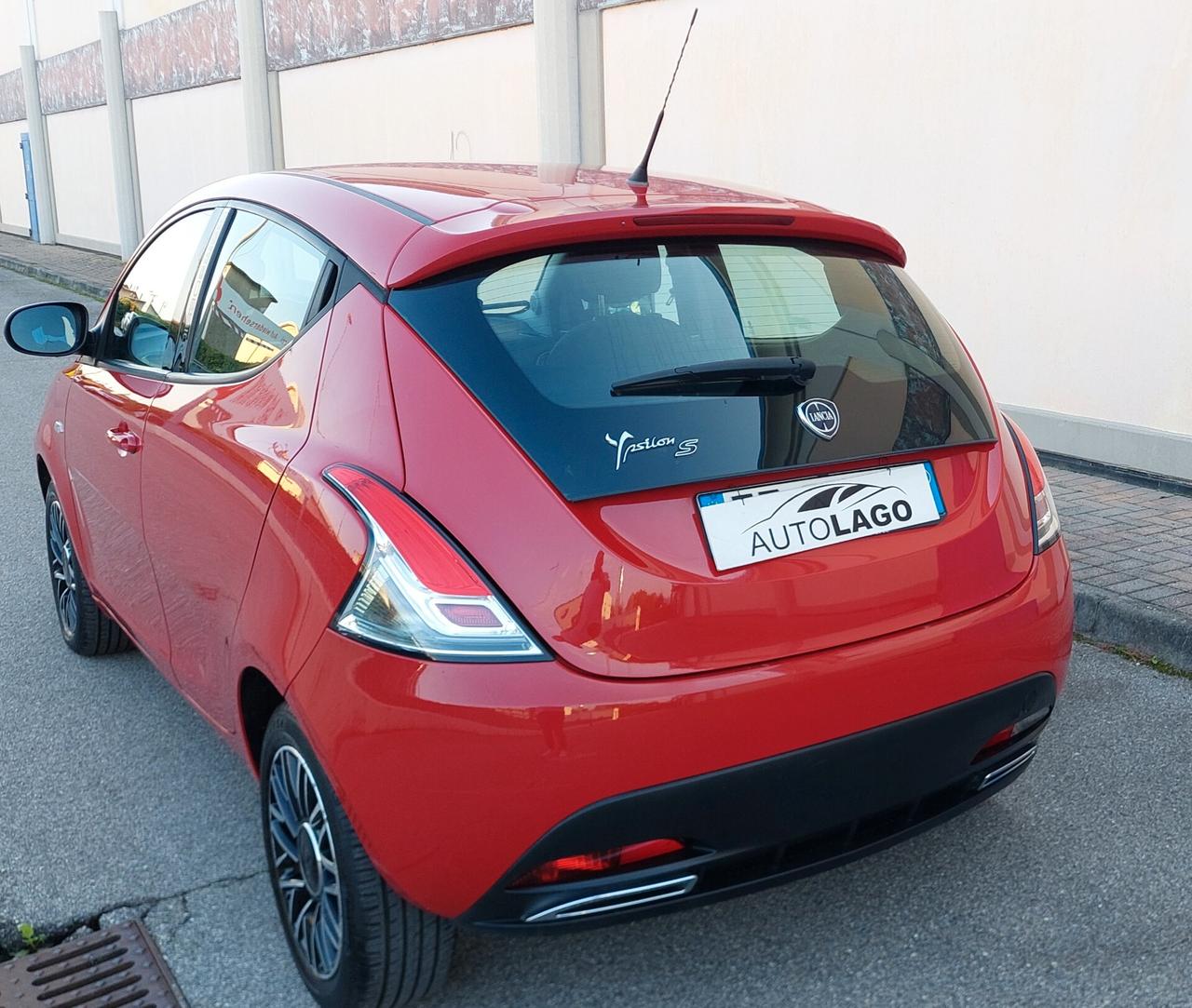 Lancia Ypsilon 1.2 69 CV S Momodesign. NEOPATENTATI