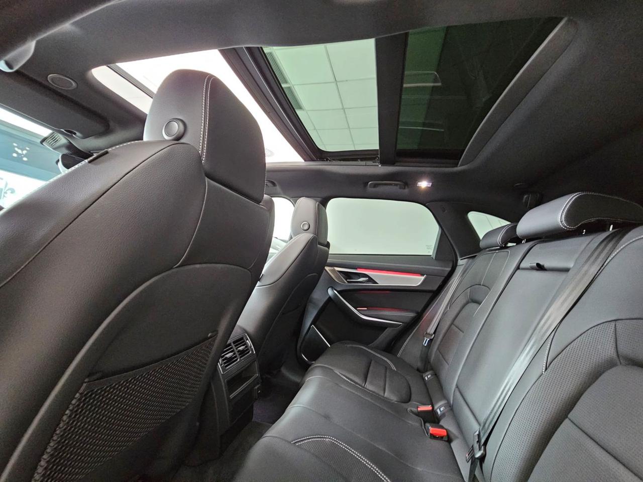 Jaguar F-Pace 2.0 D204 R-Dynamic SE awd auto c.20" TETTO Apr. LED