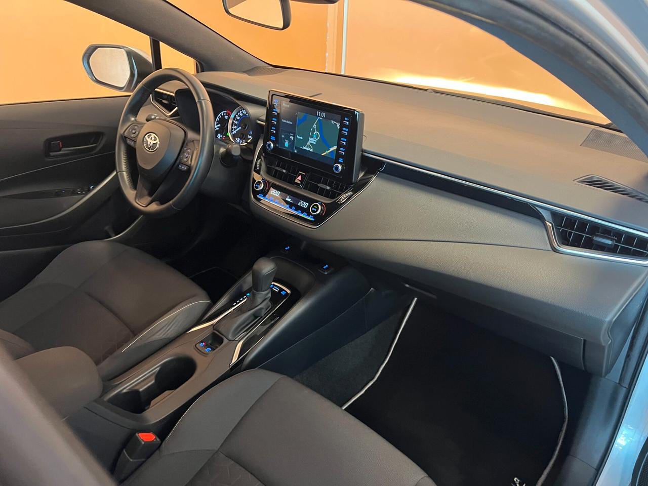 Toyota Corolla 1.8 Hybrid Business