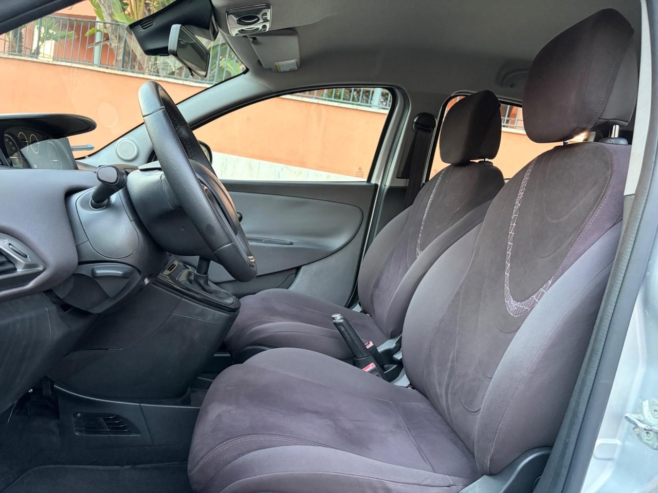 Lancia Ypsilon 1.2 Benz ideale per neopatentati