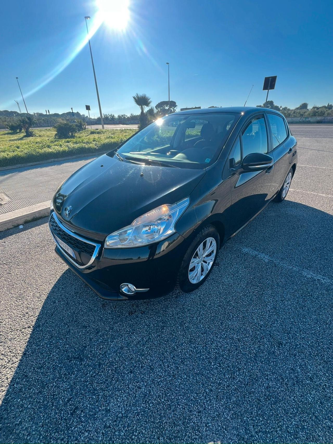 Peugeot 208 1.4 HDi 68 CV 5 porte Allure - 2014