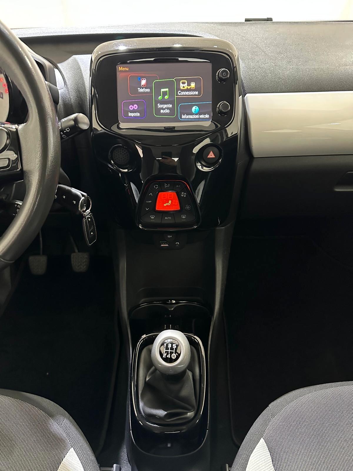 TOYOTA AYGO UNICO PROPRIETARIO GUIDABILE DA NEOPATENTATI