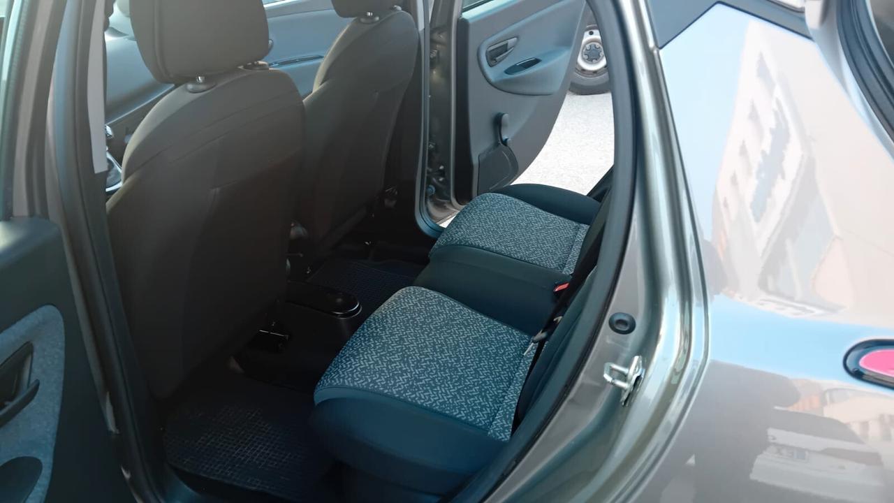 Lancia Ypsilon 1.0 FireFly 5 porte S&S Hybrid UnYca