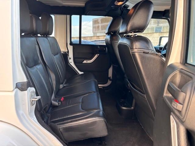 Jeep Wrangler Unlimited 2.8 CRD DPF Sahara Auto