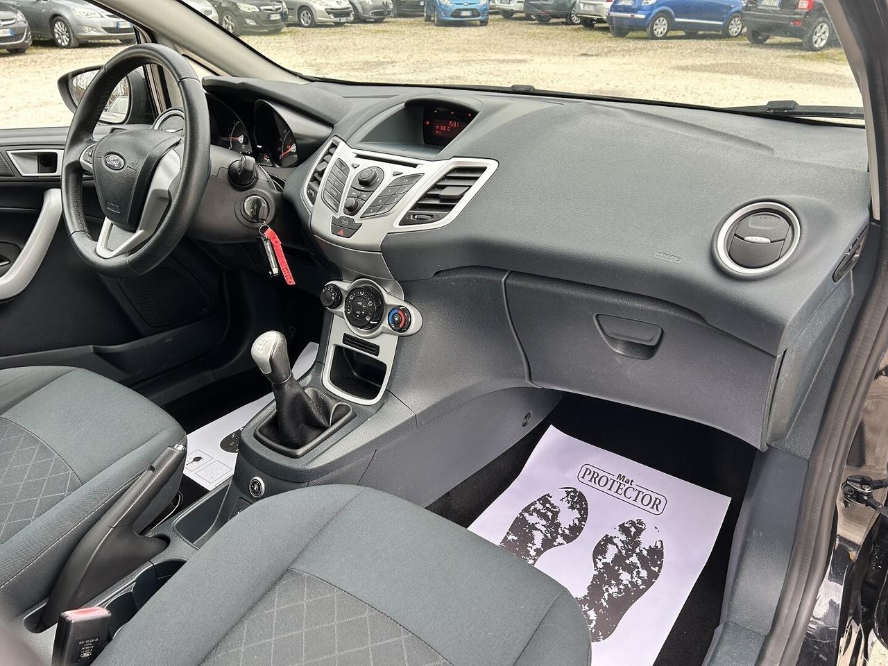 FORD FIESTA 1.4 97CV GPL 2032 UNICO P. IVA ESPOSTA