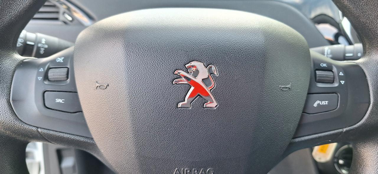 Peugeot 208 BlueHDi 100 S&S 5p. N1