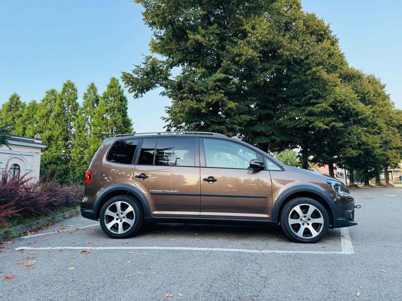 Volkswagen Touran 2.0 TDI 170 CV DSG CROSS 7 Posti