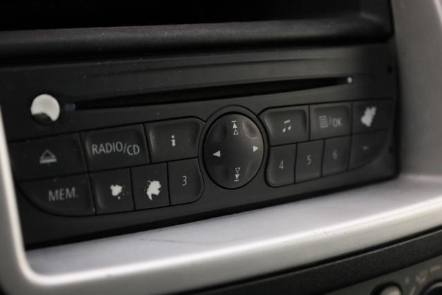 RENAULT Trafic 2.0 dCi/115 Passenger 8 Posti