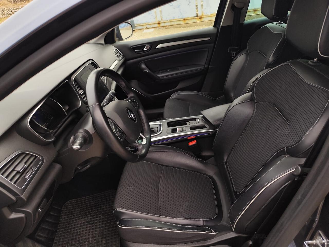 Renault Megane Mégane dCi 8V 110 CV EDC Energy Bose