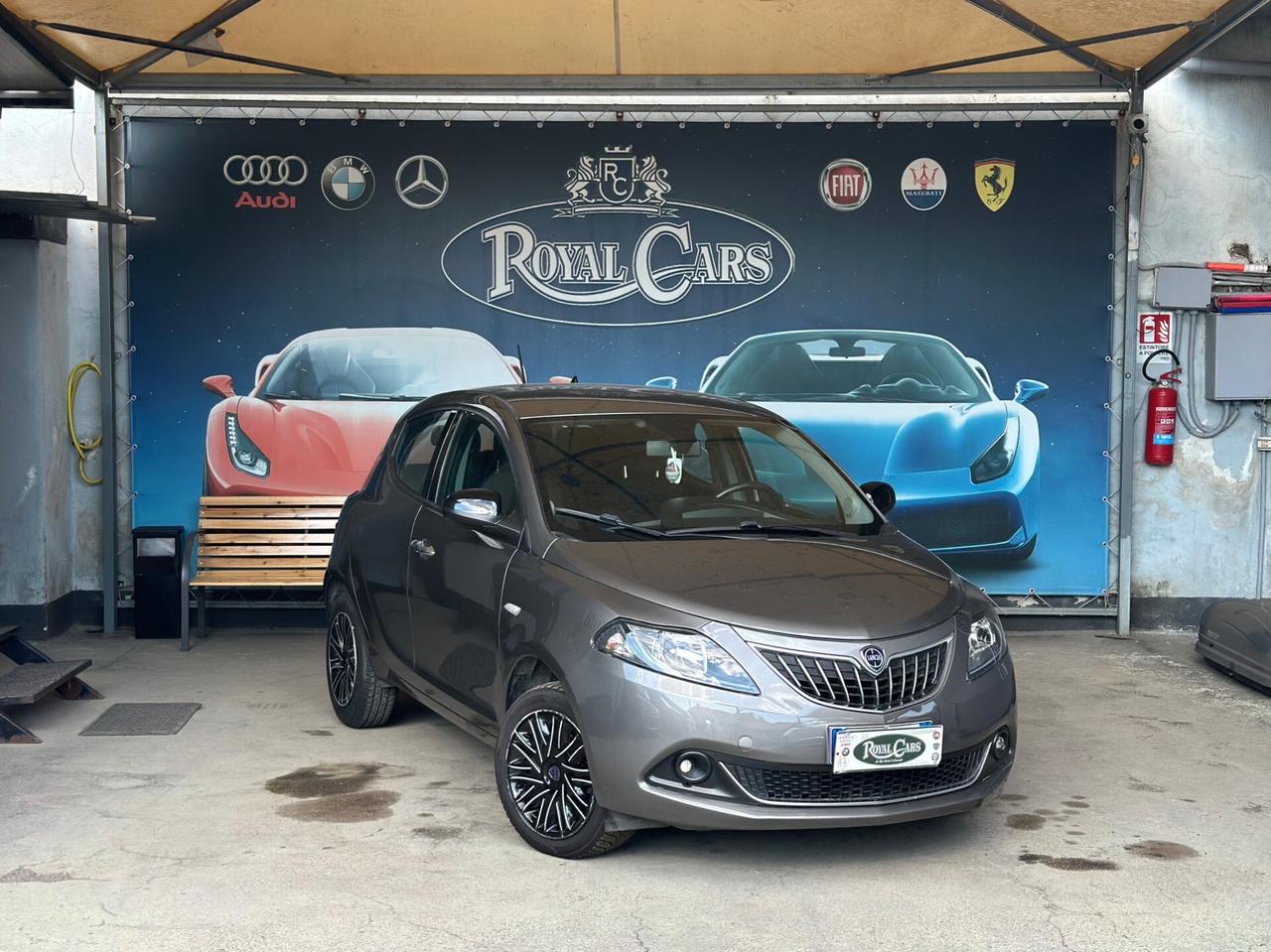 Lancia Ypsilon 1.0 FireFly 5 porte S&S Hybrid Silver