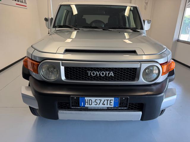 TOYOTA FJ Cruiser 2 WD