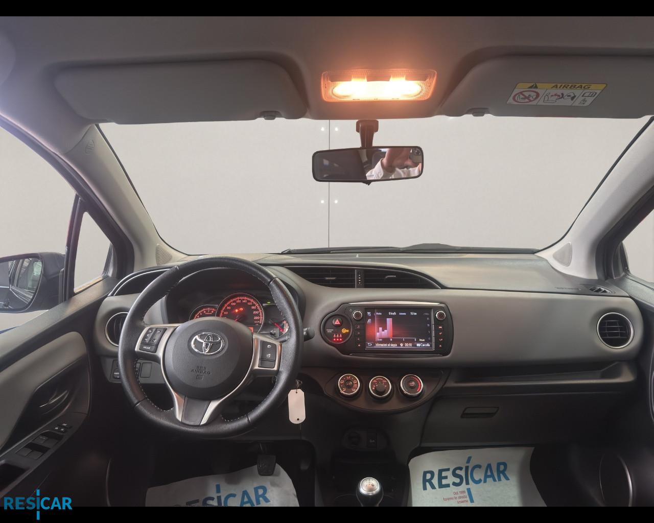 TOYOTA Yaris 5p 1.0 Active IDONEA NEOPATENTATO
