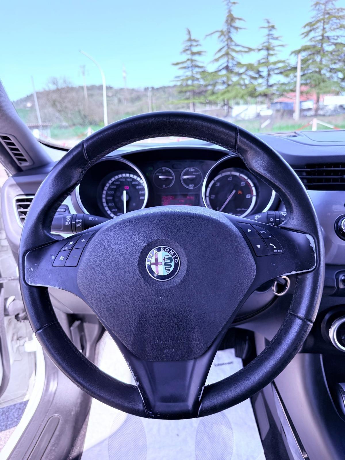 Alfa Romeo Giulietta 1.6 JTDm-2 105 CV Ok neopatentati