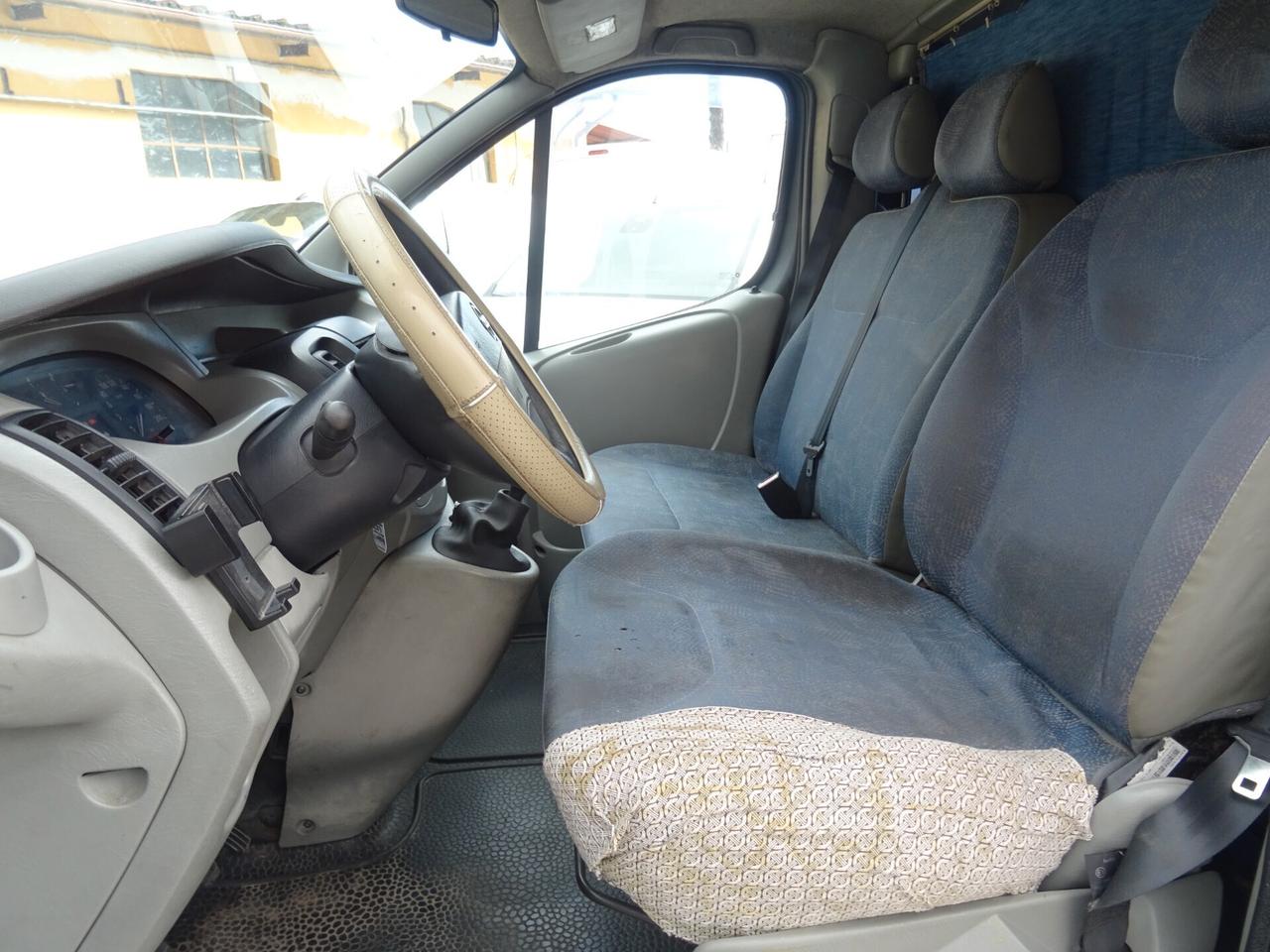 Nissan Primastar 1.9 dCi/100 GANCIO DI TRAINO