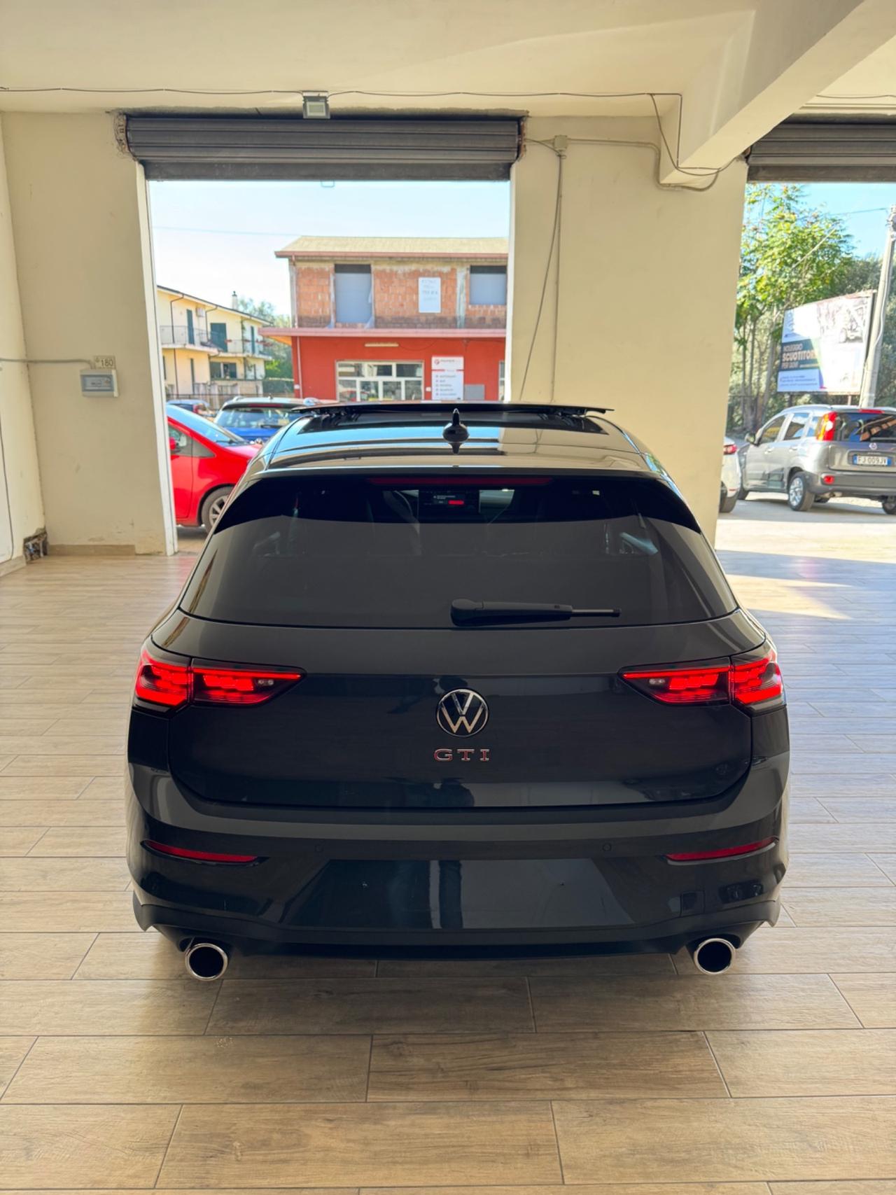 Volkswagen Golf 2.0 TSI GTI DSG